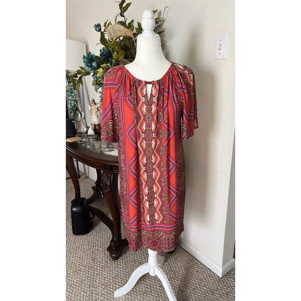 Chico's Geometric Medallion Shift Dress Size 2 Petite Orange Pink Keyhole Neck